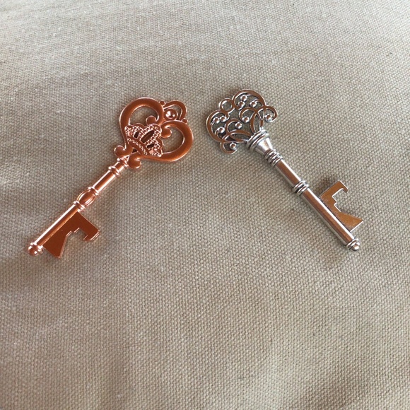 Bundle of 2 Vintage Replica Antique Skeleton Key Bottle Openers - Picture 4 of 4